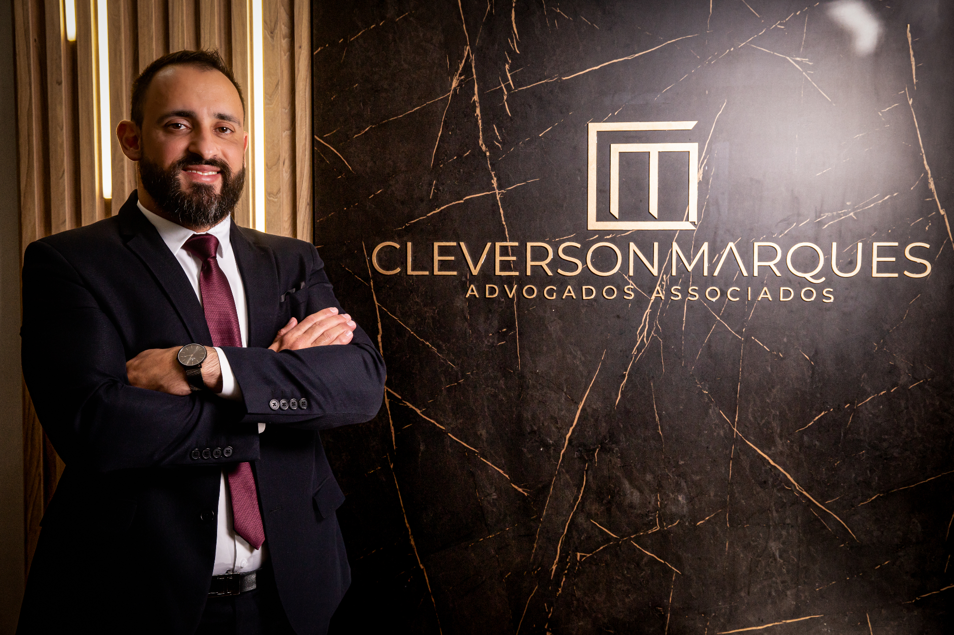 Dr. Cleverson Marques, advogado especialista em Direito Bancário